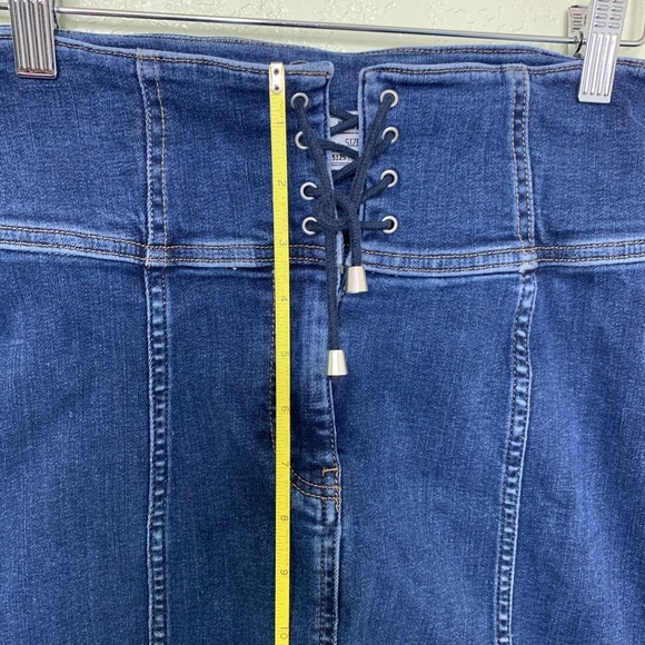 Free People Women’s Strecky Y2K Jean Tie Front Midi Pencil Skirt Size 2 - Picture 8 of 9